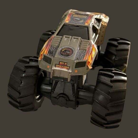 Hot Wheels Maximum Destruction Rev N Go Friction Monster Truck 1:43 - Picture 6 of 10